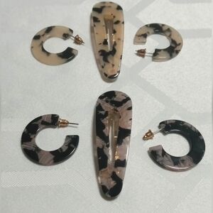 Stylish Black and Cream Hair Clips and Earrings Set